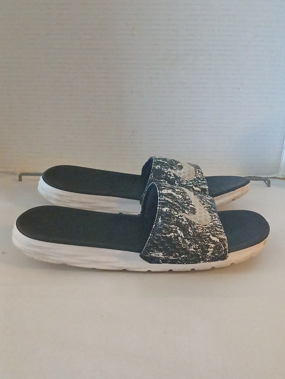 Nike Solarsoft Men's Black Marble Print Slide Sandals with White Swoosh